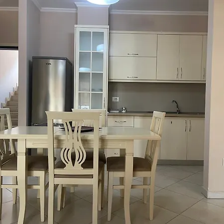 Kompleksi Delijorgji 3 * טיראנה