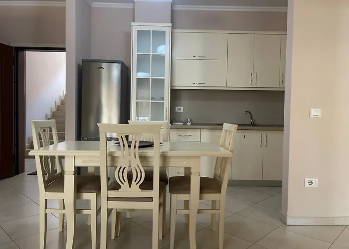 Kompleksi Delijorgji 3 * טיראנה